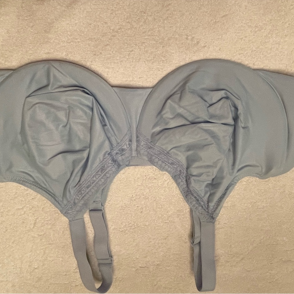 Never worn Wacoal Perfect Primer underwire bra size 40DDD
